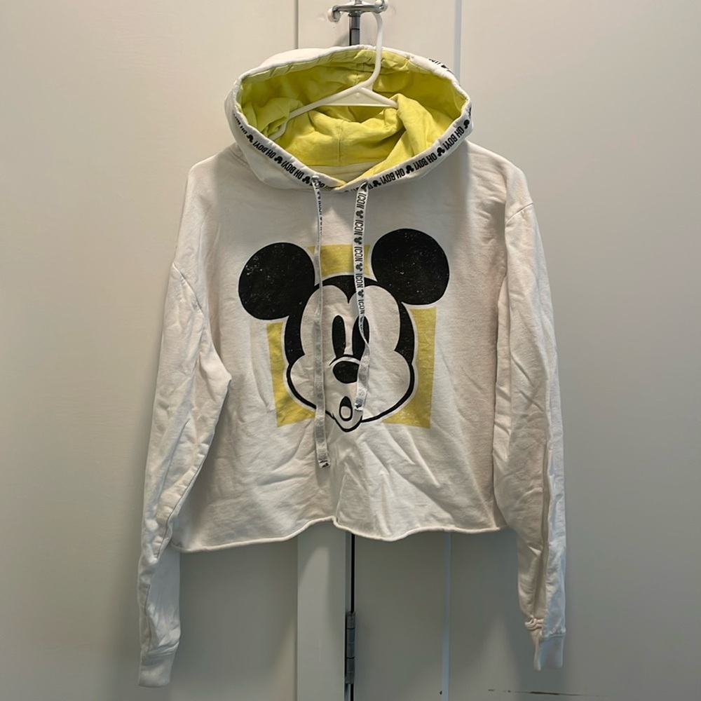 Cropped Mickey Mouse hoodie sweatshirt.